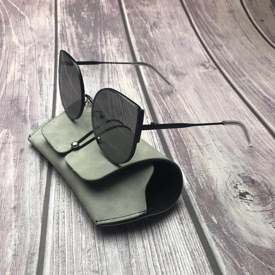 Korean Qin Hao with sunglasses