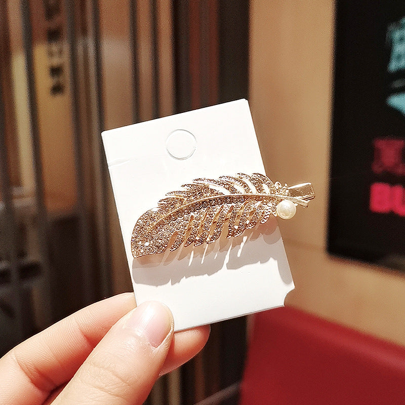 Metal Duckbill Clip – Pearl Feather Design