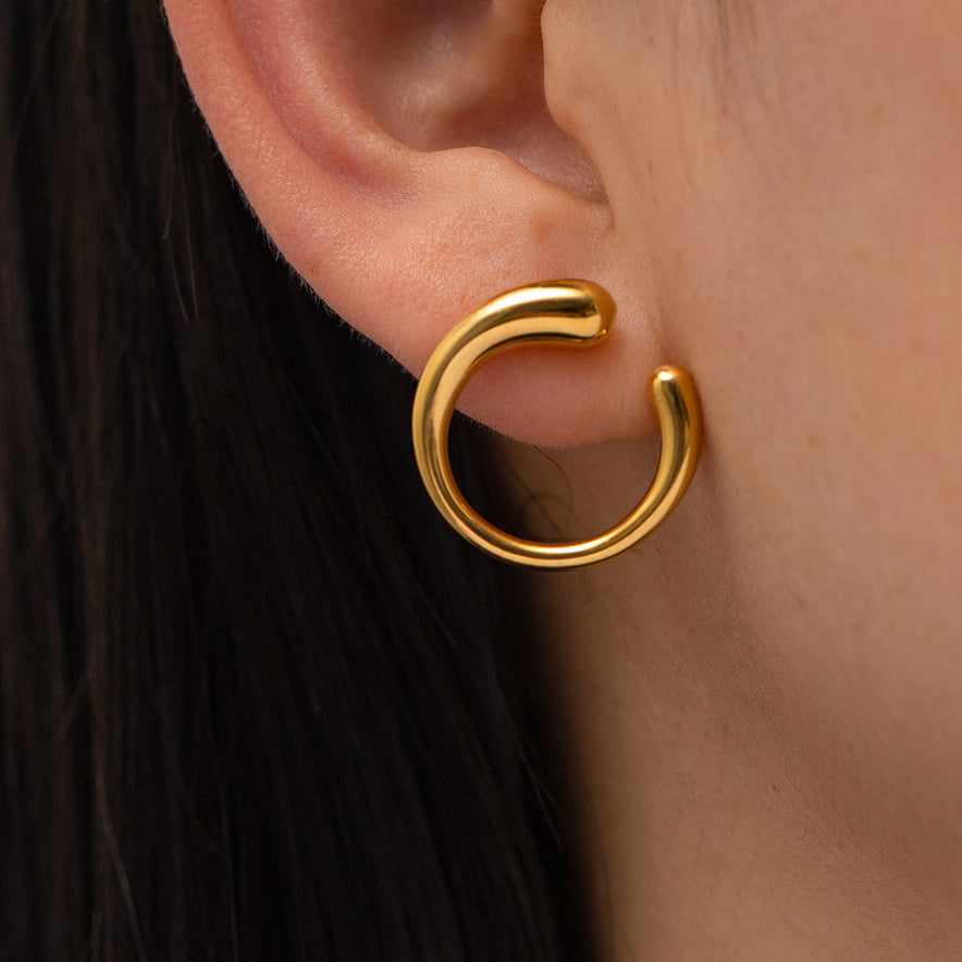 Gold-plated White Pearl Stud Earrings