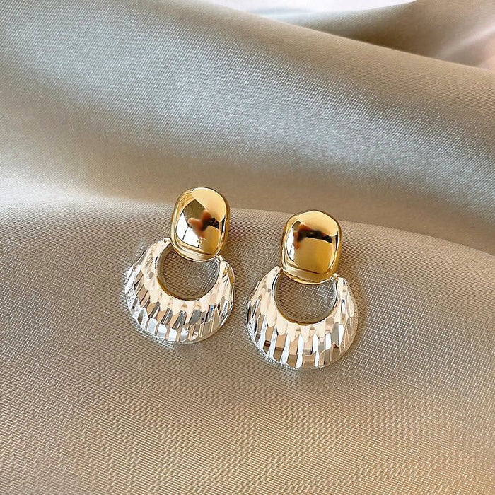 2026 Two-Tone Plaid Metal Stud Earrings, Niche High-end Jewelry